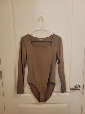Old Navy Taupe Square-Neck Long Sleeve Bodysuit